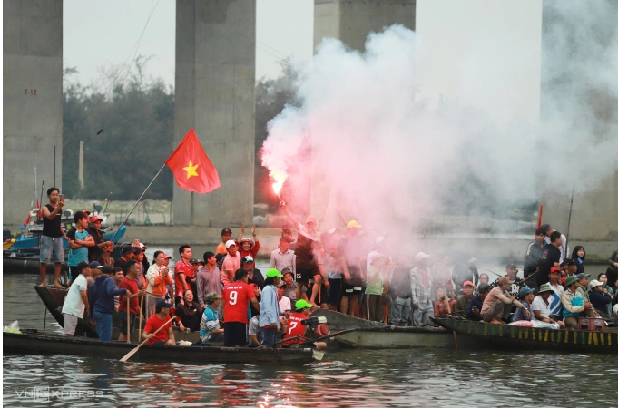 Ảnh minh họa: Lật thuyền khi xem đua ghe, hai mẹ con tử vong