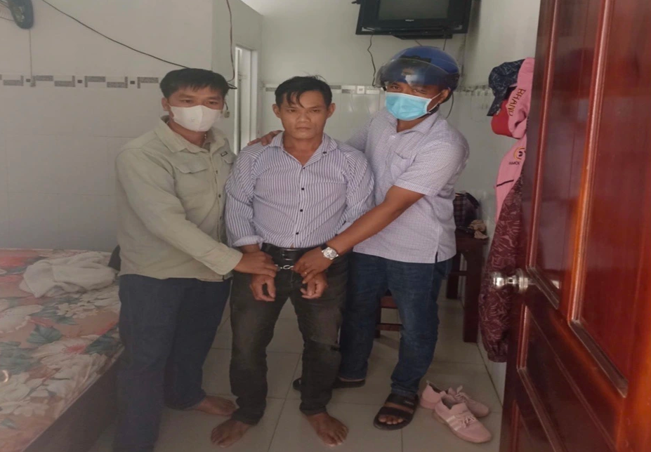 Ảnh minh họa: Bắt người đàn ông bị truy nã vì giật dây chuyền vàng