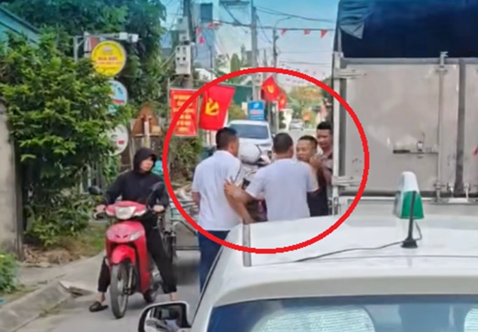 Ảnh minh họa: Tài xế đỗ xe giữa đường, đánh người khác nhập viện