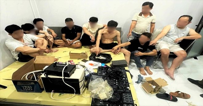 Ảnh minh họa: Bắt quả tang nhóm thanh niên sử dụng m