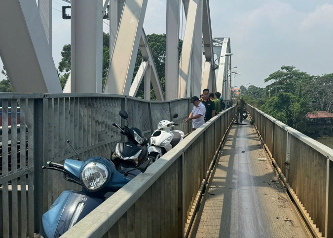 Ảnh minh họa: Thông tin mới về vụ Sà lan chạy trên sông Đồng Nai va vào gầm