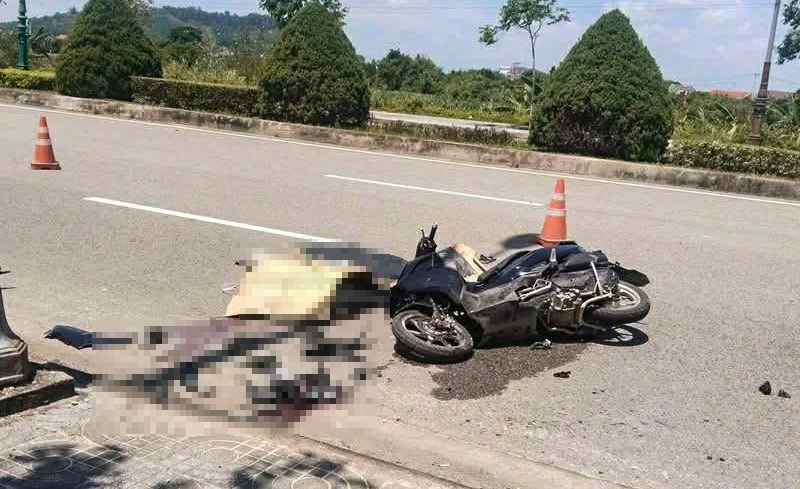 Ảnh minh họa: Chạy xe máy tông vào trụ đèn chiếu sáng, 2 thanh niên t