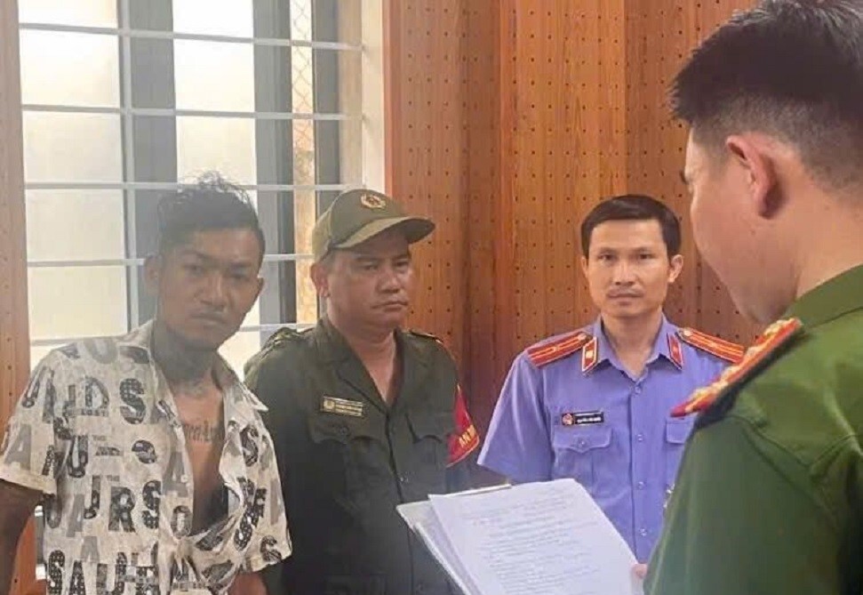 Ảnh minh họa: Bắt giam kẻ cầm dao đột nhập phòng trọ, cướp tài sản của người phụ