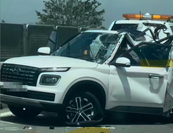 Ảnh minh họa: Xe tải tông ôtô dừng làn khẩn cấp trên cao tốc, hai mẹ con t