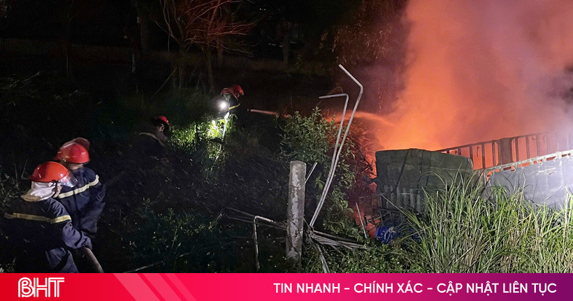 Ảnh minh họa: Xe đầu kéo b;ốc chá;y trên quốc lộ 1, tài xế t