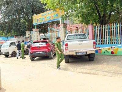 Ảnh minh họa: Bé trai 8 tuổi t