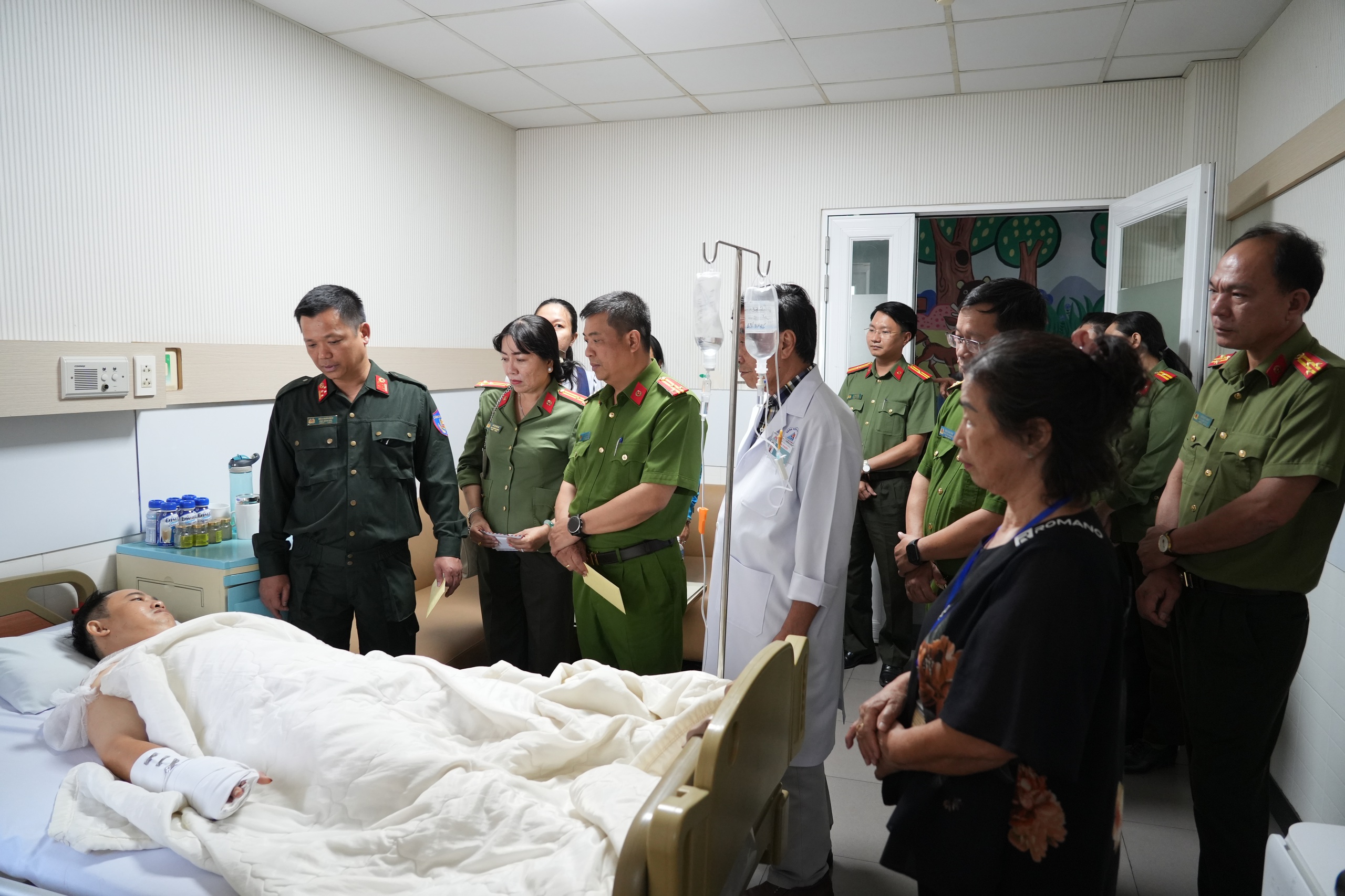 Ảnh minh họa: Thông tin mới vụ người nước ngoài đâm trọng thương công an tại Mũi Né