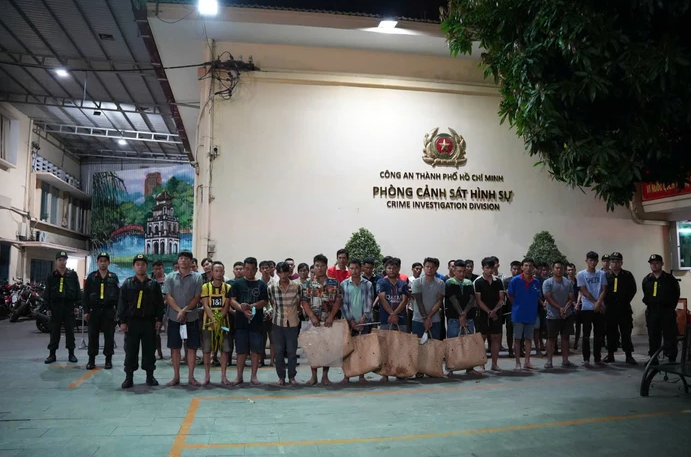 Ảnh minh họa: Cảnh sát đột kích sòng bạc, trường gà tại TPHCM