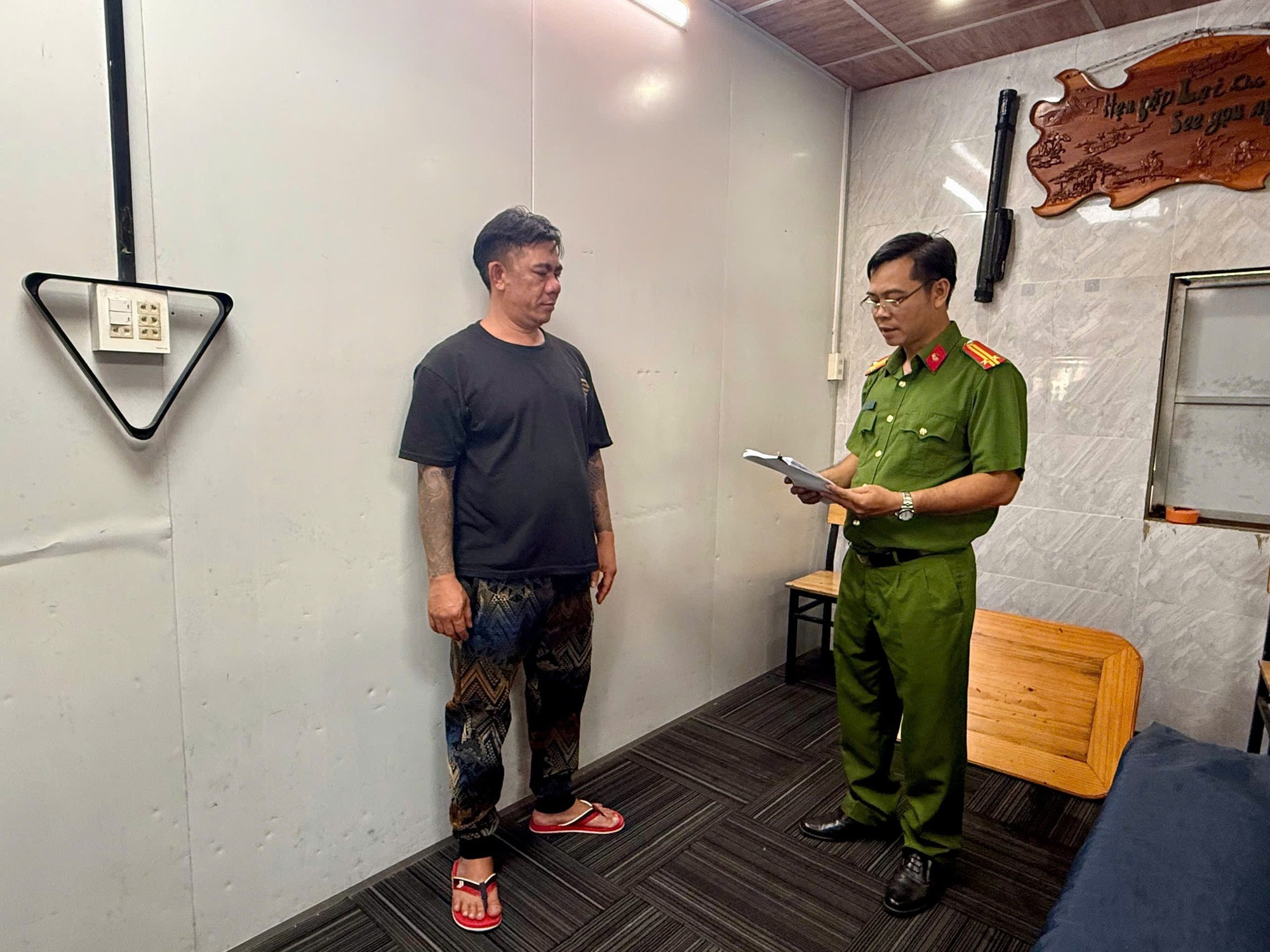 Ảnh minh họa: Khám xét nhà Beo Hồ Duy Vũ