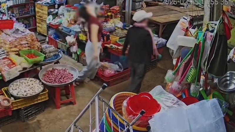 Ảnh minh họa: Công an thông tin về vụ “xịt thuốc mê” gây náo loạn chợ tại Đắk