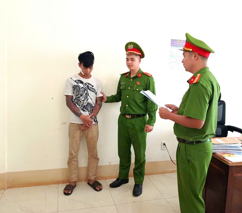 Ảnh minh họa: Nhiều lần “yêu” bạn gái học lớp 9, nam thanh niên bị kh;ởi t;ố