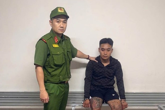 Ảnh minh họa: Dùng d;ao đ;âm t