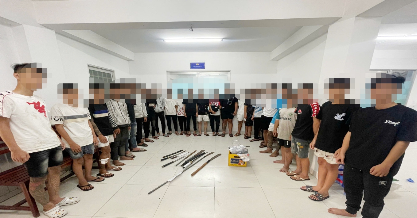 Ảnh minh họa: Cãi nhau trên Facebook, 2 ‘trẻ trâu’ rủ 20 người mang hung khí gây n