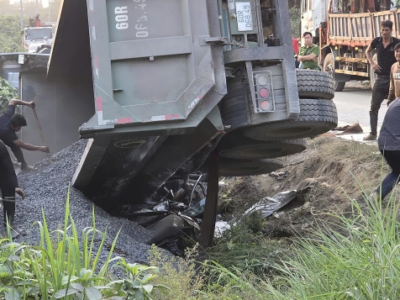 Ảnh minh họa: Xe ben chở đ;á đ