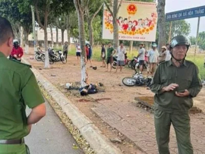 Ảnh minh họa: Xe máy chở 3 người tông vào gốc cây, 2 người t