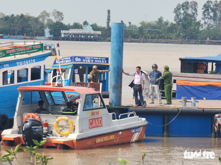 Ảnh minh họa: Hai người đàn ông té xuống sông Tiền mất tích sau khi dự tiệc sinh
