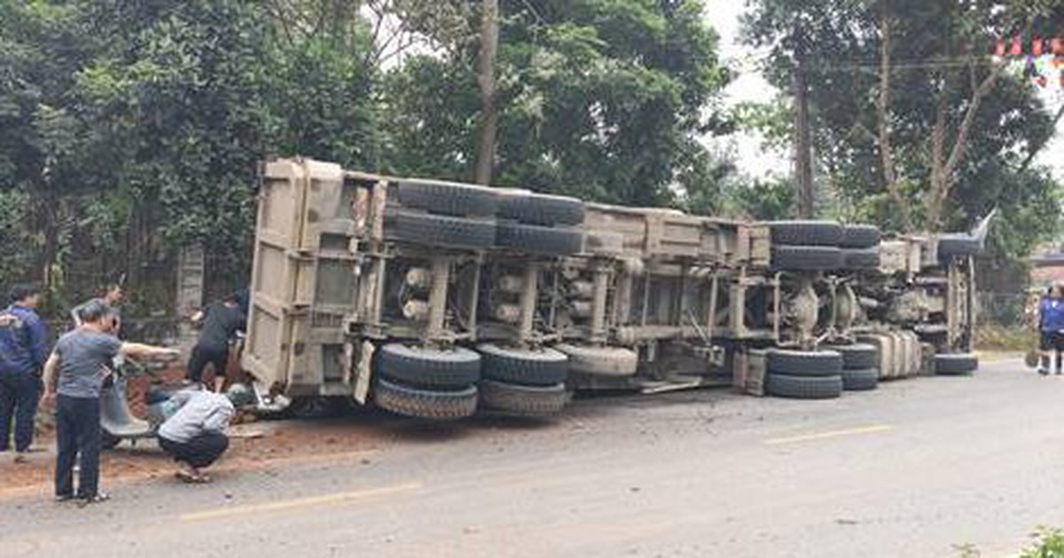 Ảnh minh họa: Khởi tố, bắt giam tài xế vụ lật xe đầu kéo khiến 2 phụ nữ