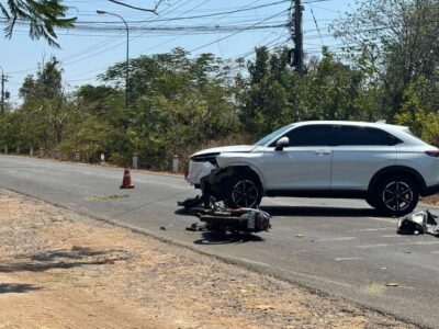 Ảnh minh họa: Va chạm mạnh giữa ô tô và xe máy khiến 2 người thương vong ở