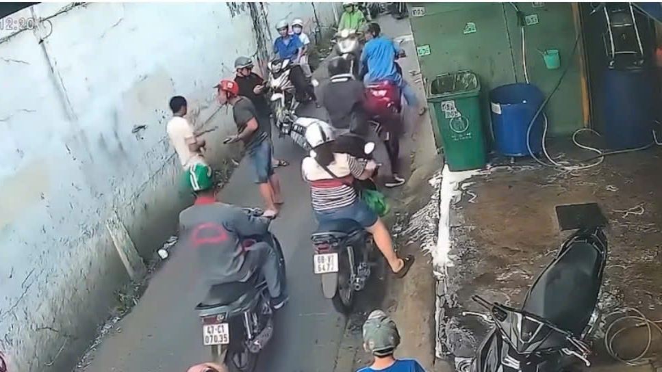 Ảnh minh họa: 1 người bị đánh đến bất tỉnh khi can ngăn mâu thuẫn sau va chạm