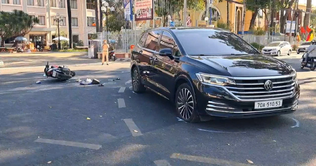 Ảnh minh họa: Ô tô rẽ trái va phải xe máy, bé 5 tuổi t;ử v;ong