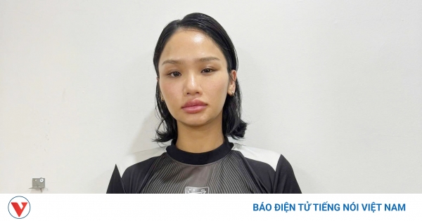 Ảnh minh họa: Ca sĩ Miu Lê làm việc với cơ quan công an liên quan đến nghi