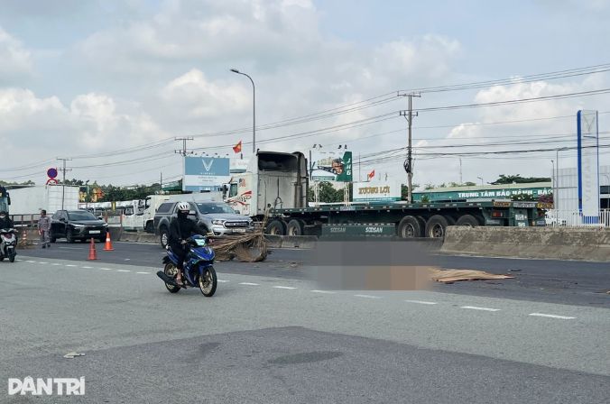 Ảnh minh họa: Người đi bộ bị taxi tông rồi thêm xe khác cán t;ử vo;ng không còn