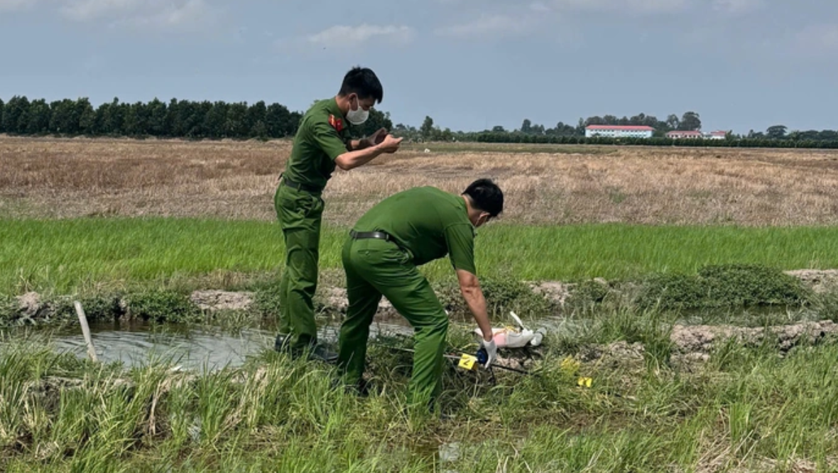 Ảnh minh họa: Công an điều tra vụ một người t;ử v;ong nghi do xuyệt điện b;ắt c;á